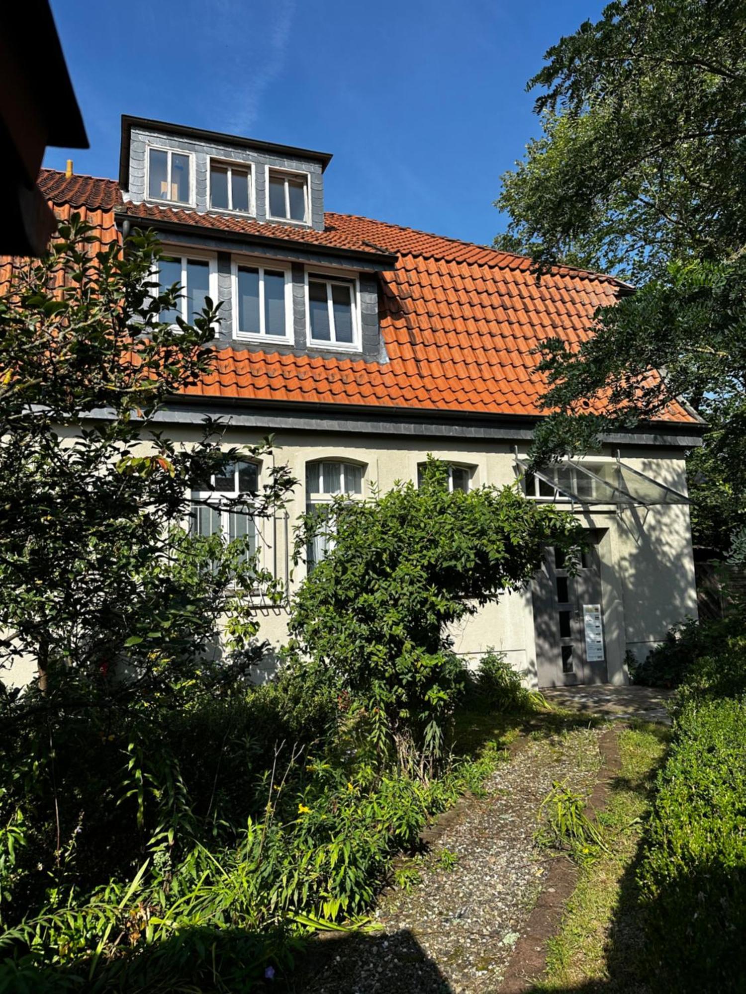 Geraeumiges Wohnen Fuer 7 Personen- Parkplatz- Waschmaschine- 3 Schlafzimmer Wolfsburg Exterior photo
